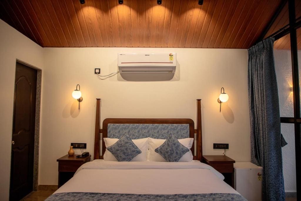 Deluxe Room room - Image 3