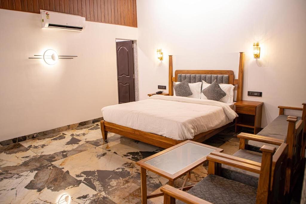 Superior Double Room room - Image 2