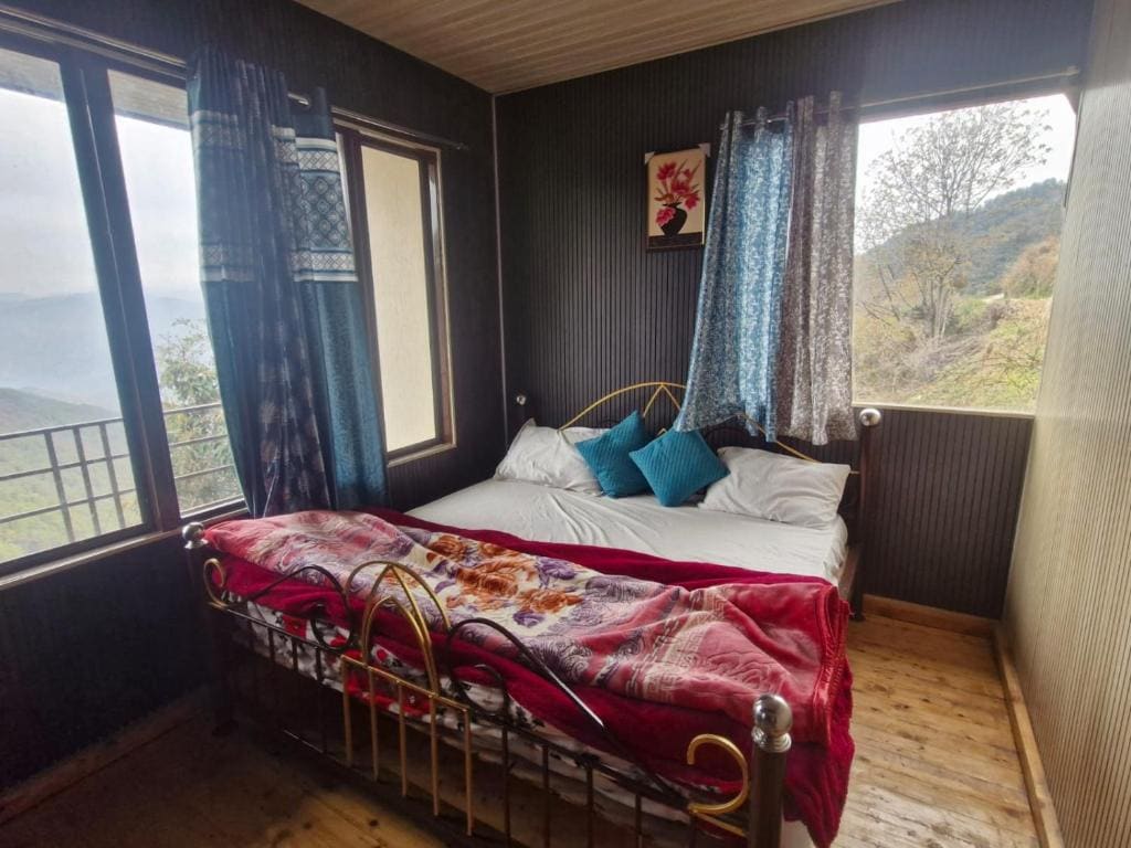 Cottage room - Image 2