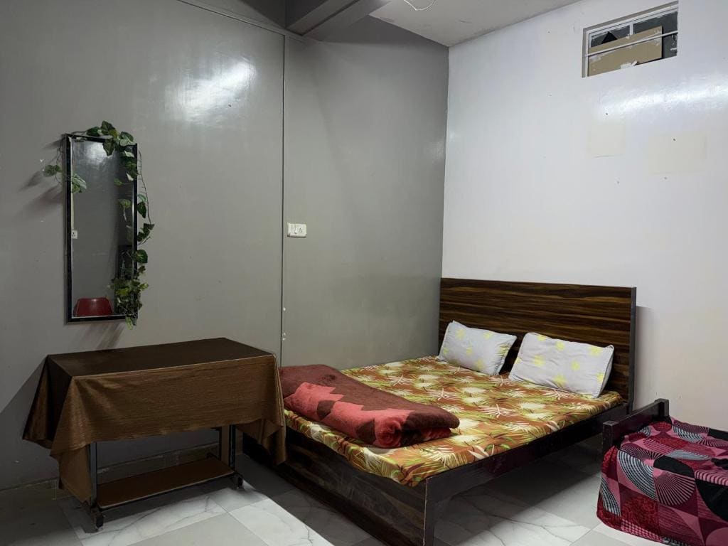 Classic Triple Room room - Image 2