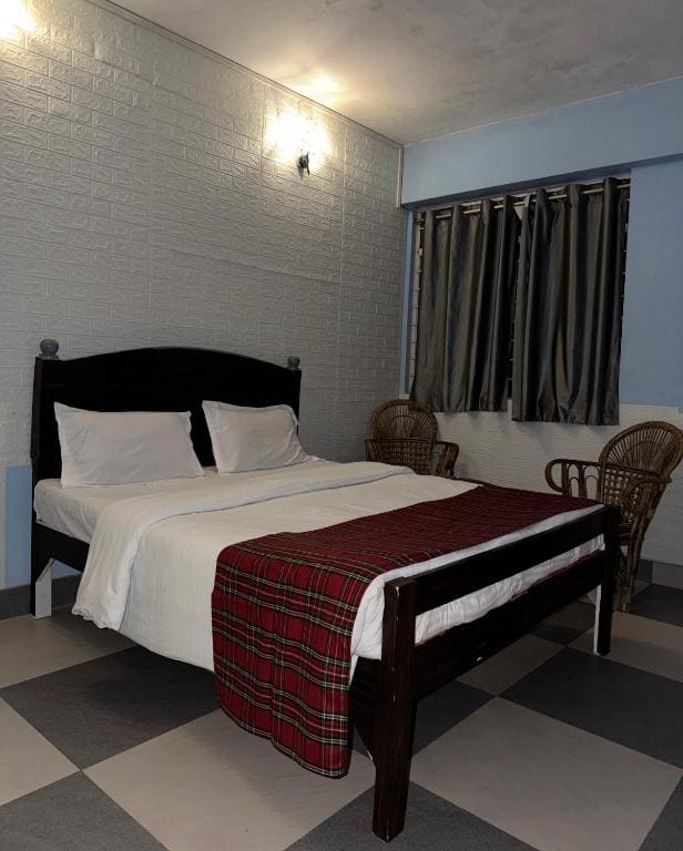 Deluxe Queen Room room - Image 2