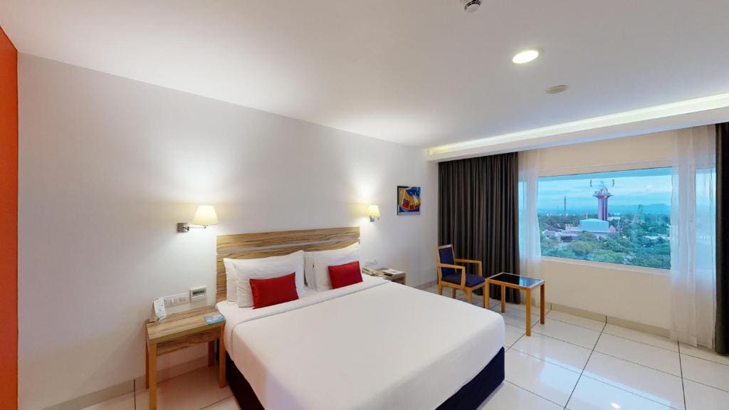 Deluxe King Room room - Image 2