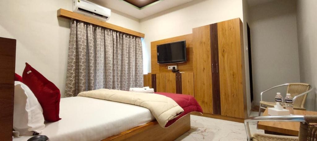 Deluxe Queen Room room - Image 3