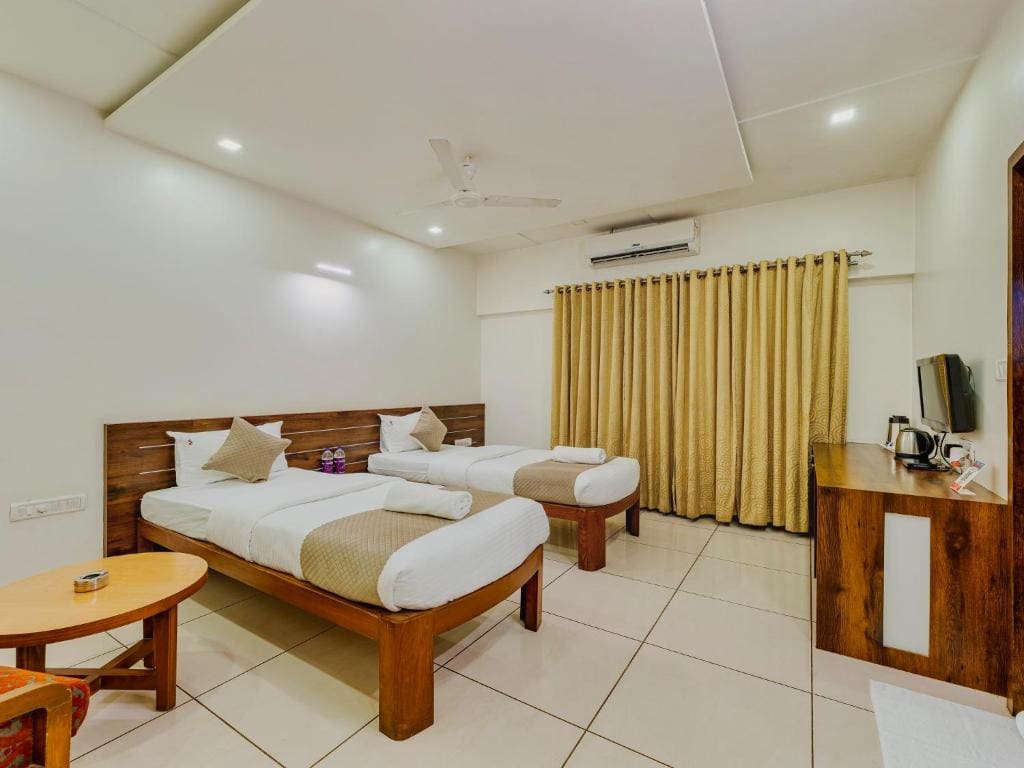 Deluxe Twin Room room - Image 1