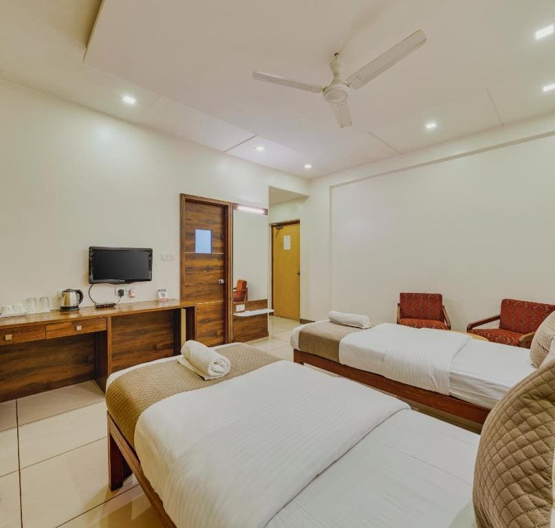 Deluxe Twin Room room - Image 2