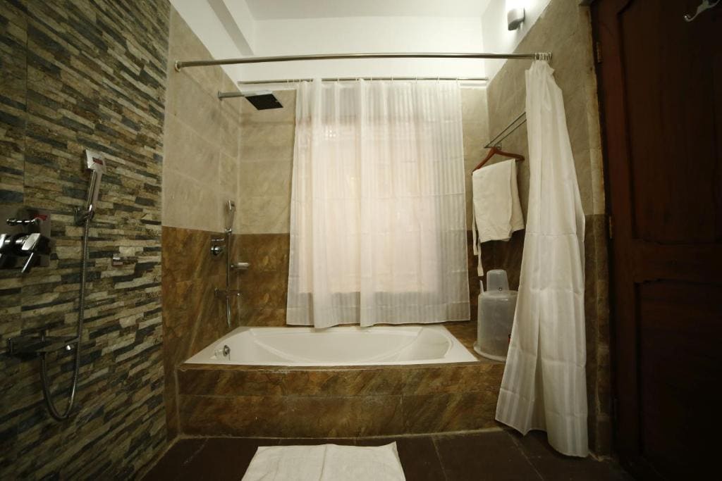 Executive Suite room - Image 3