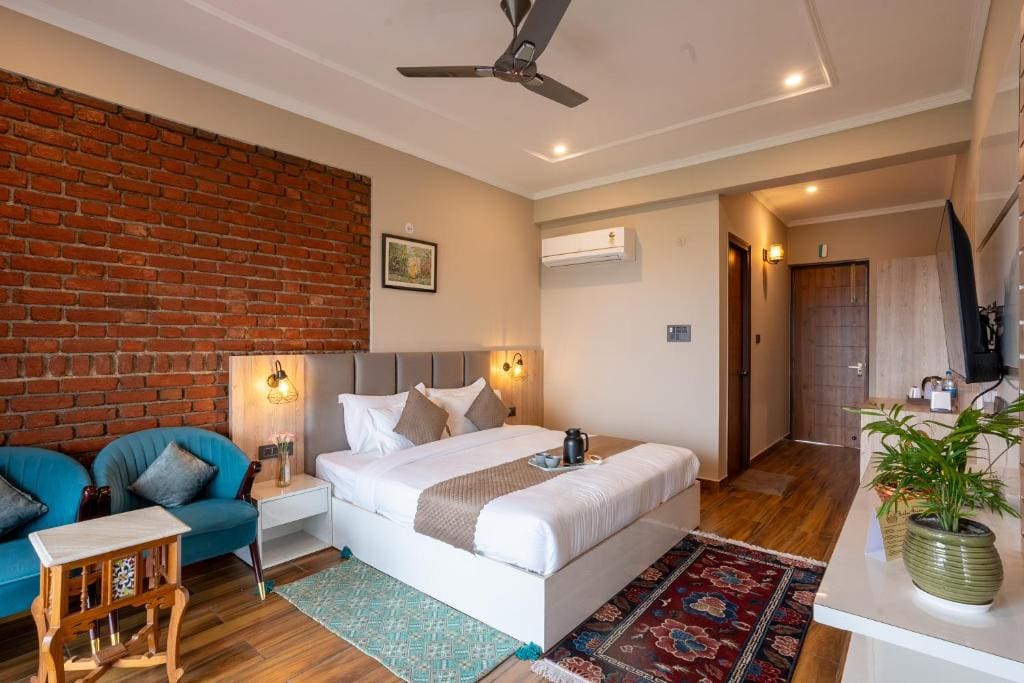 Superior King Room room - Image 3