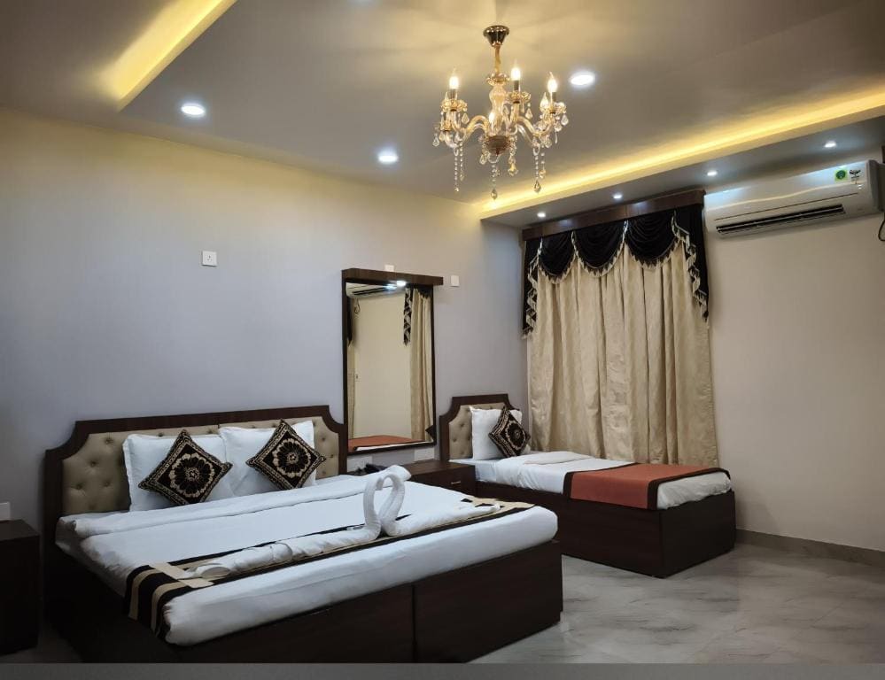 Deluxe Junior Suite room - Image 3