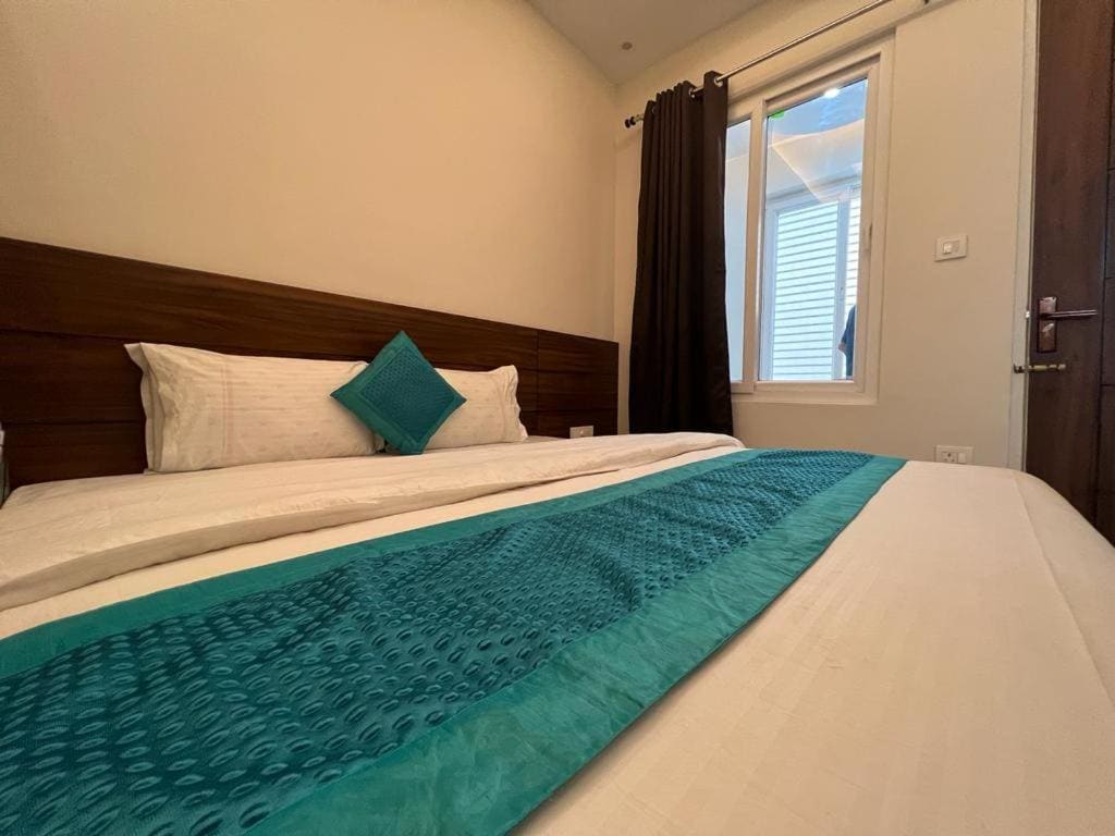 Three-Bedroom Suite room - Image 3