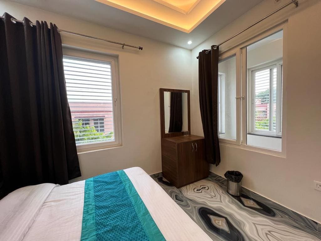 Deluxe Room (2 Adults + 1 Child) room - Image 2