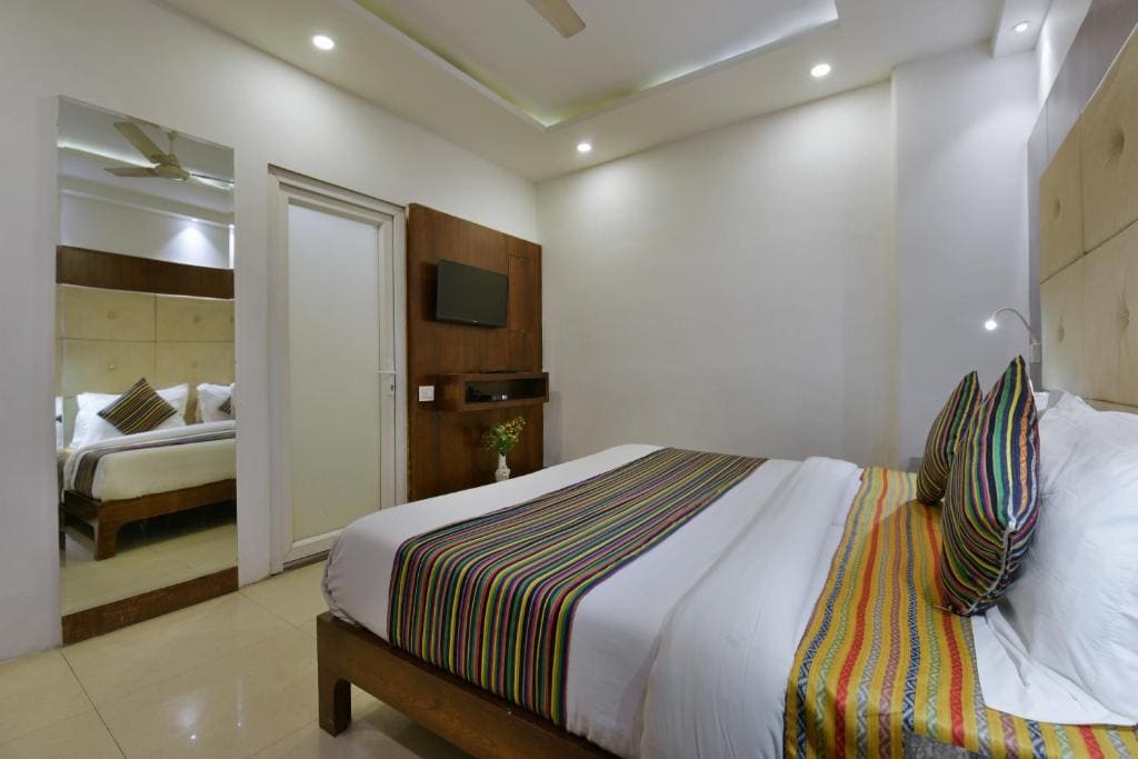 Superior Deluxe Double or Twin Room room - Image 2