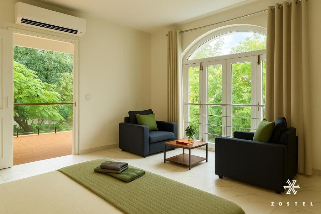 Superior Room with Shared Balcony room - Image 2