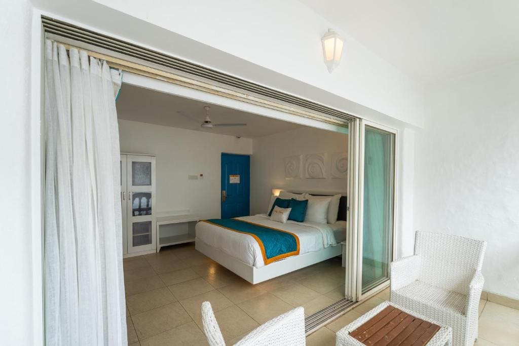 Deluxe Queen Room (Complimentary Welcome Drink on arrival) room - Image 1