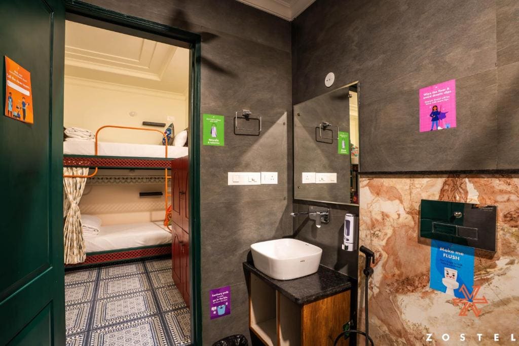 Bed in 6-Bed Mixed Dormitory Room room - Image 1