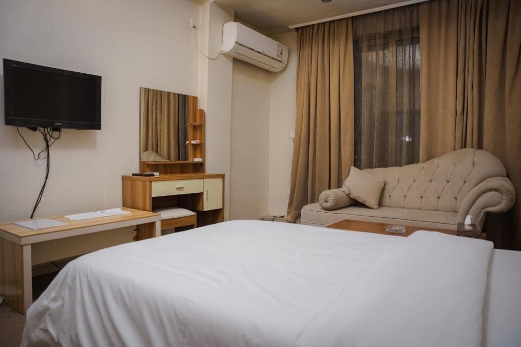 Large Single Room room - Image 2