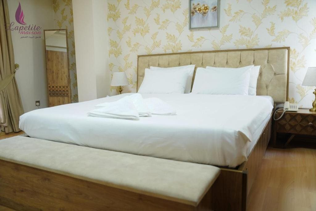 One-Bedroom Suite room - Image 2
