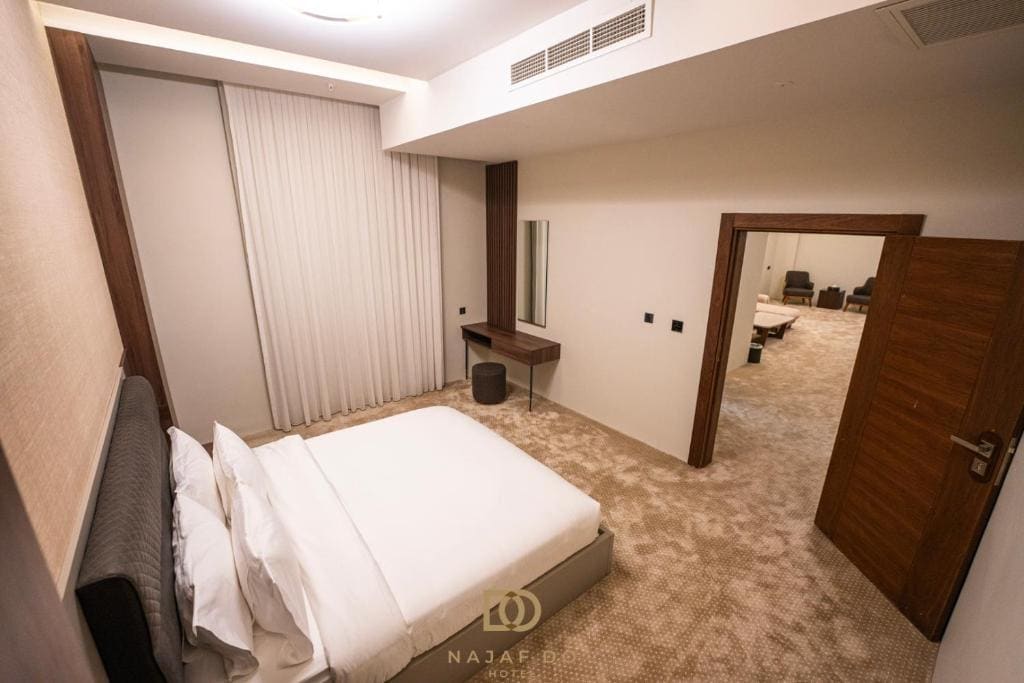 Executive Suite room - Image 3