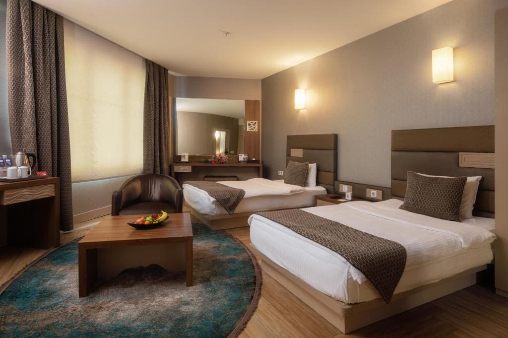 Family Room room - Image 3
