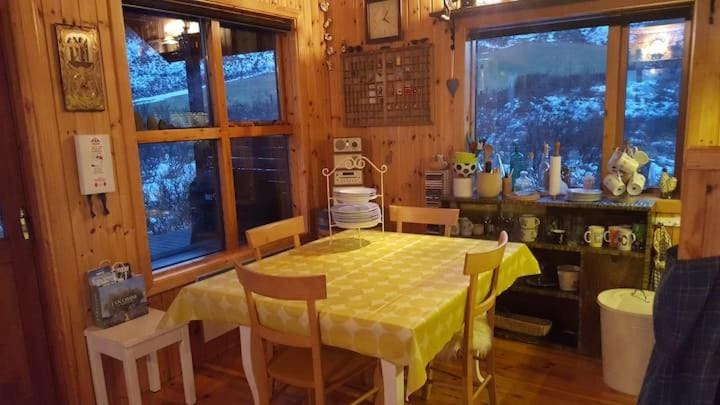 Cottage room - Image 2