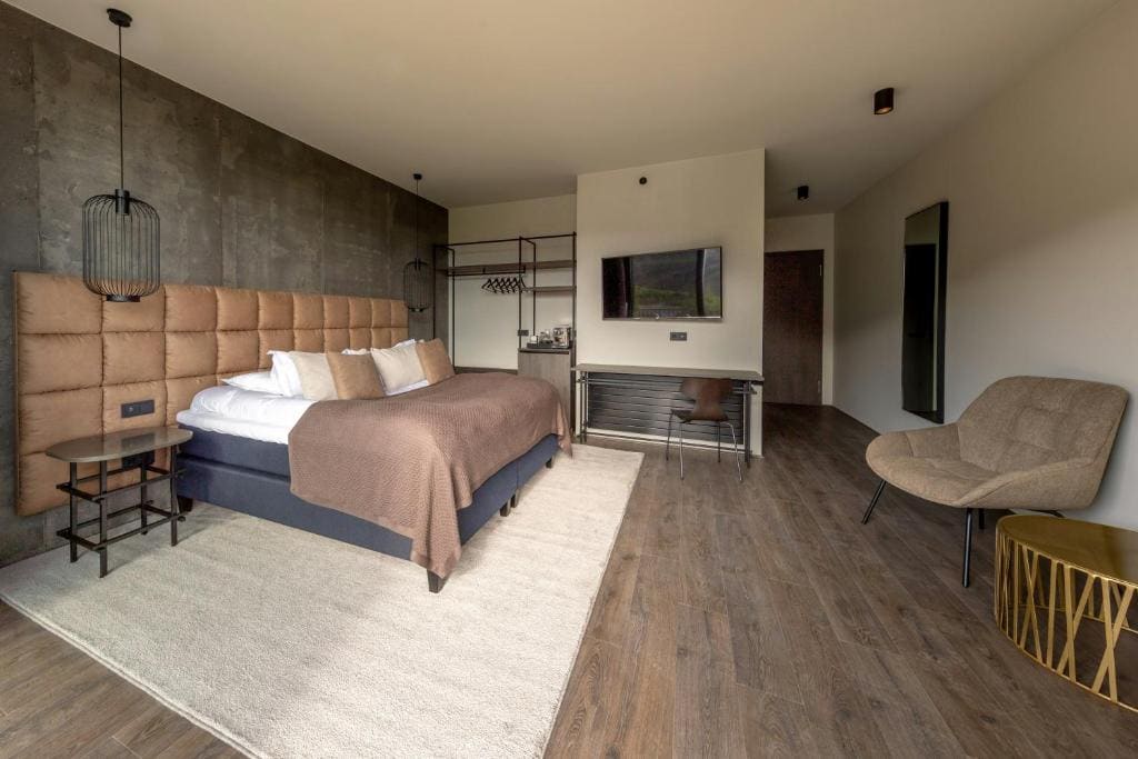 Deluxe Double Room with Balcony room - Image 2