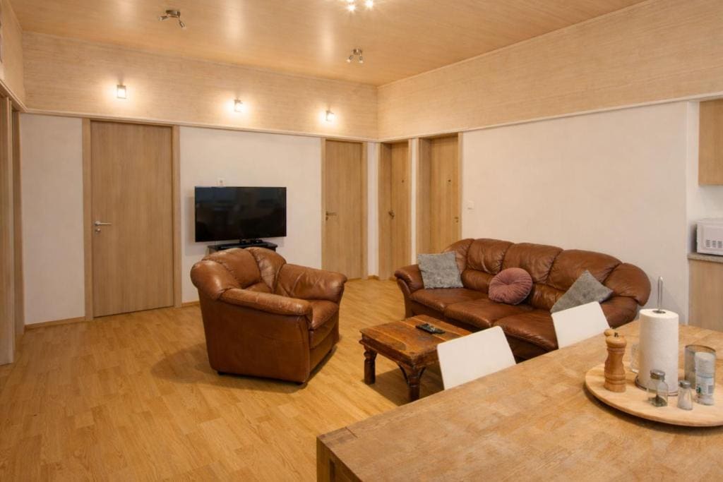 Double Room with Shared Bathroom room - Image 2