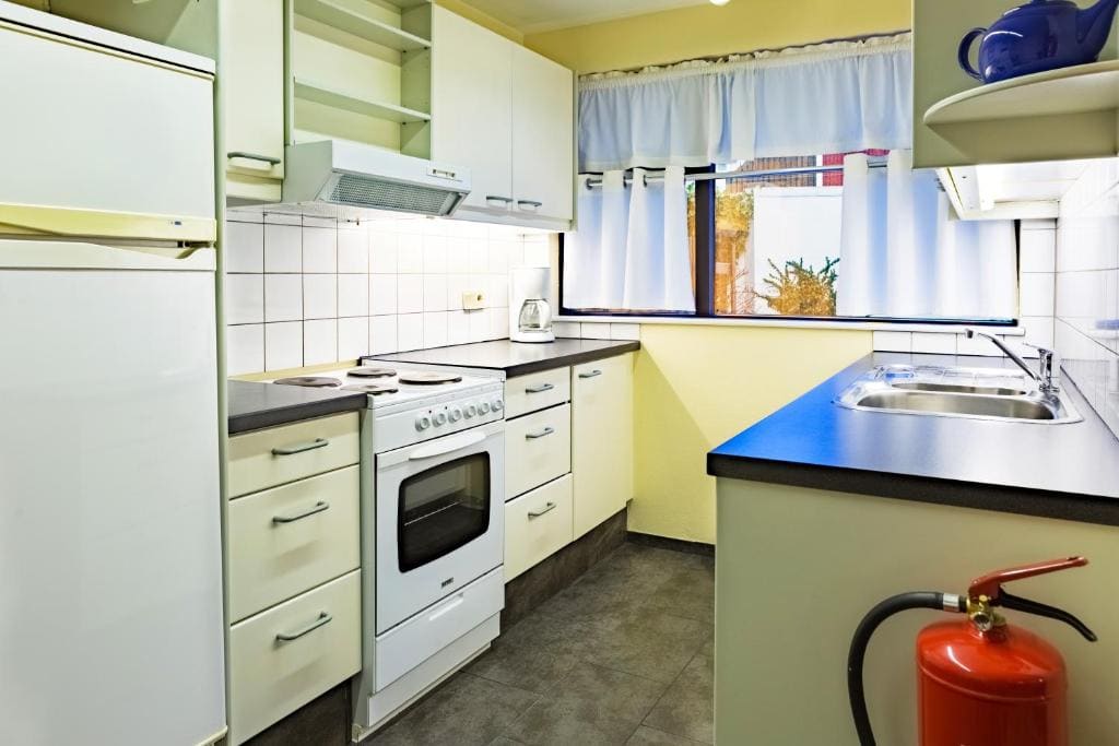 One-Bedroom Apartment room - Image 2
