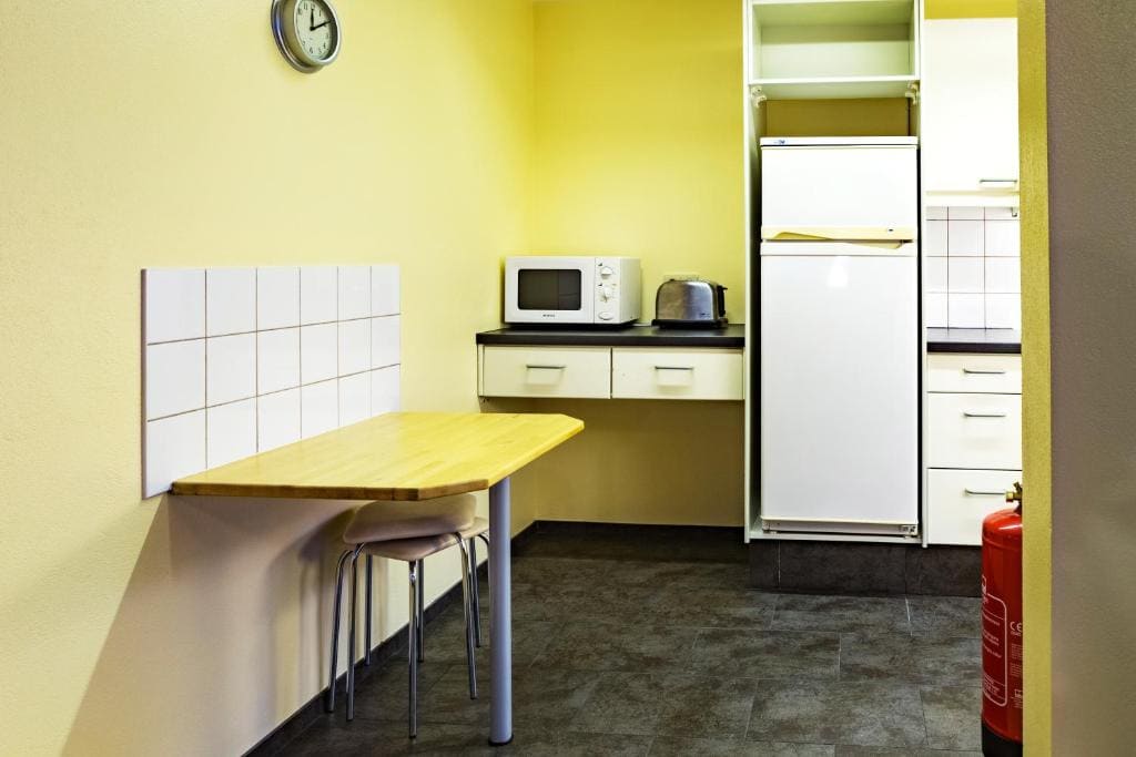 One-Bedroom Apartment room - Image 1
