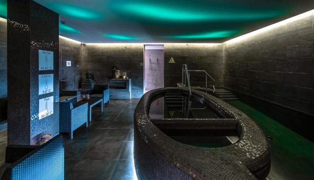 Superior Twin Room - Free Spa room - Image 3
