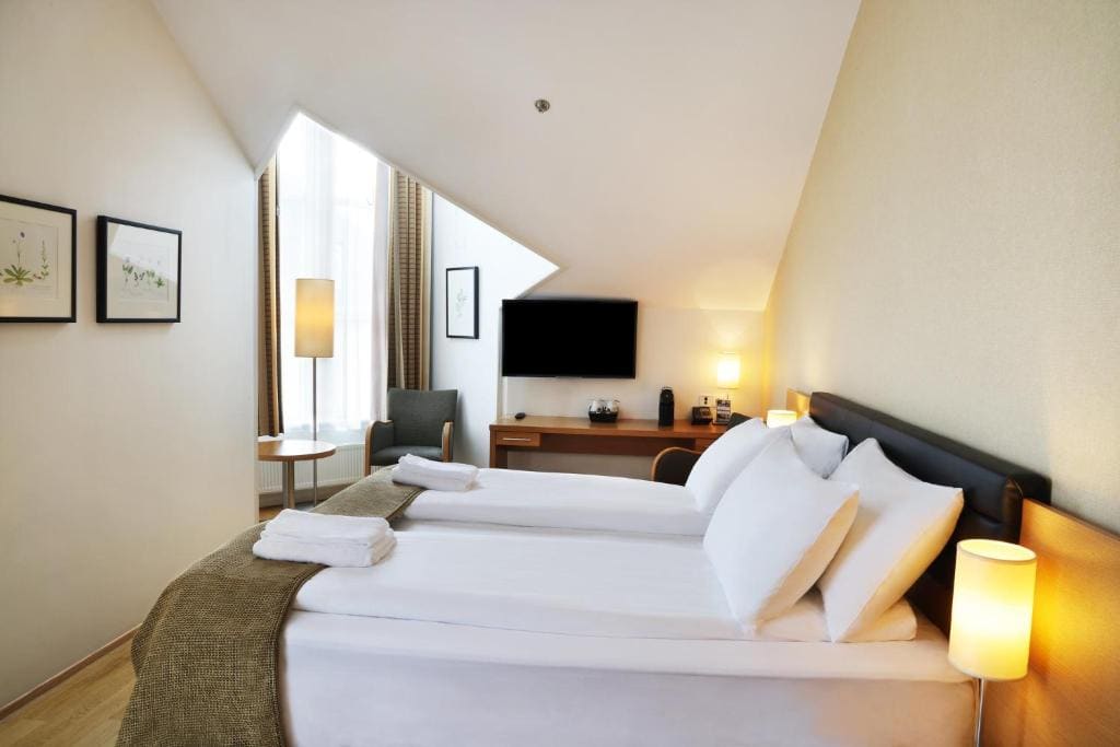 Deluxe Double Room room - Image 3
