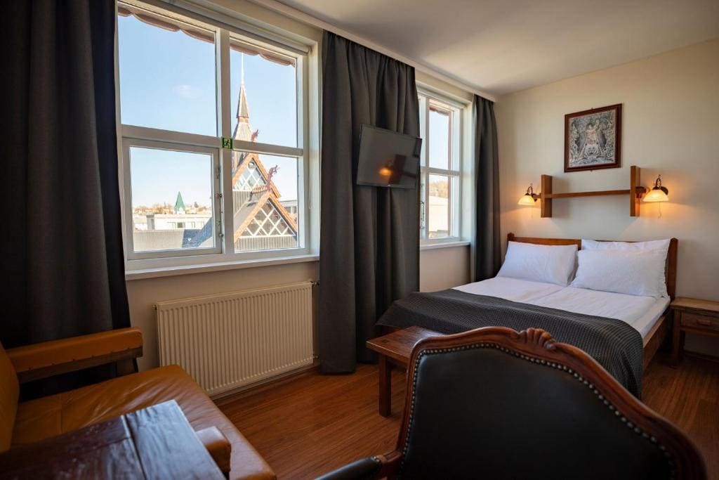 Superior Double or Twin Room room - Image 3