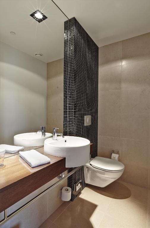 King Suite room - Image 3
