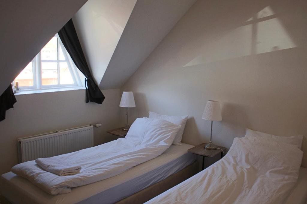 Double or Twin Room with Shared Bathroom room - Image 3