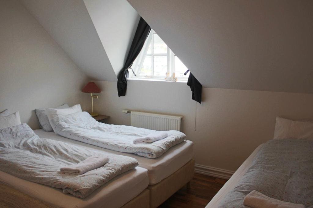 Triple Room with Shared Bathroom room - Image 1