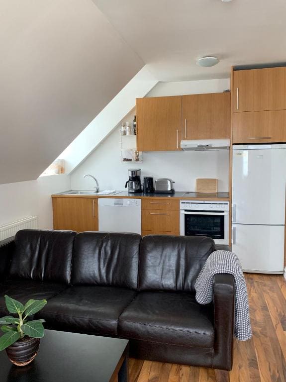 Triple Room with Shared Bathroom room - Image 2