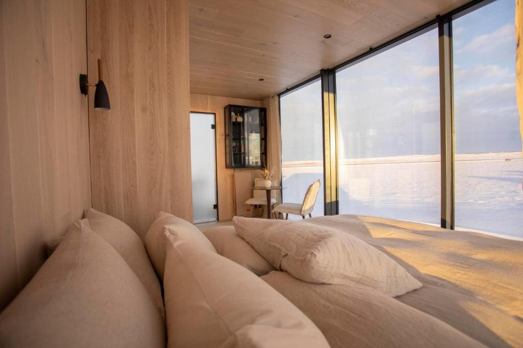 Deluxe Bungalow room - Image 1