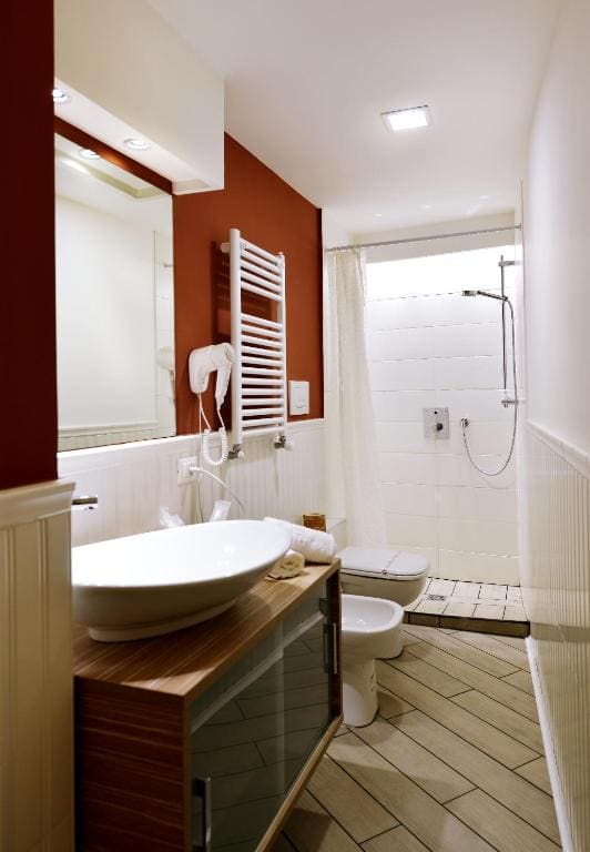 Classic Quadruple Room room - Image 1