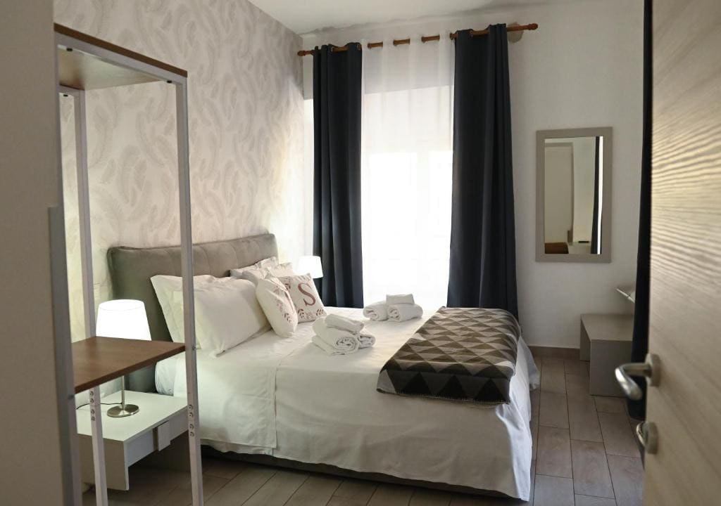 Deluxe Room room - Image 1