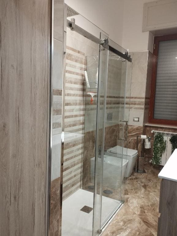 Family Room with Private Bathroom room - Image 1