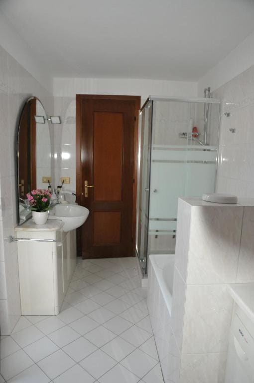 Deluxe Apartment room - Image 2