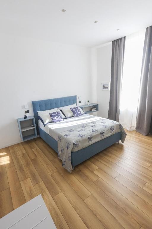 Deluxe Double Room with Balcony room - Image 3