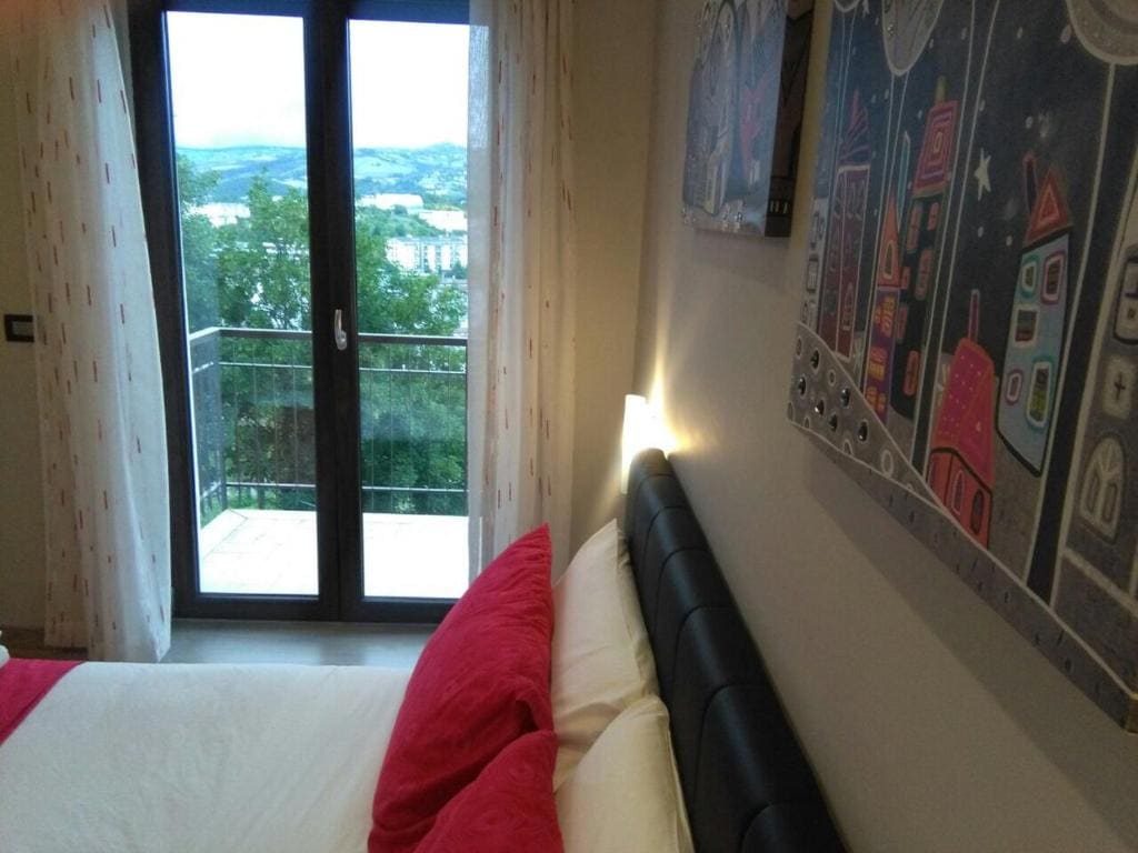 Deluxe Double or Twin Room with City View room - Image 3