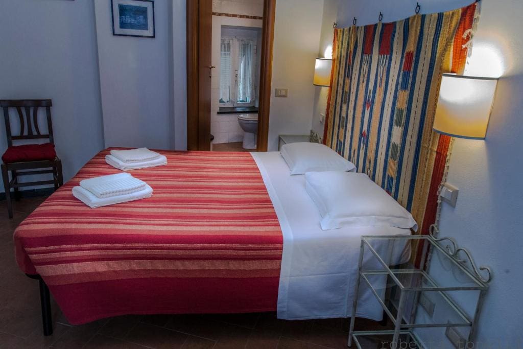 Deluxe Room room - Image 1