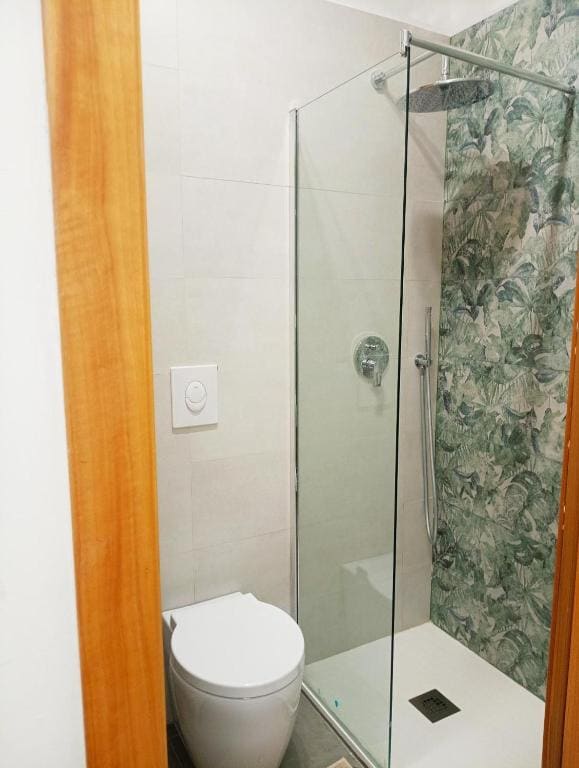 Queen Room with Spa Bath room - Image 2