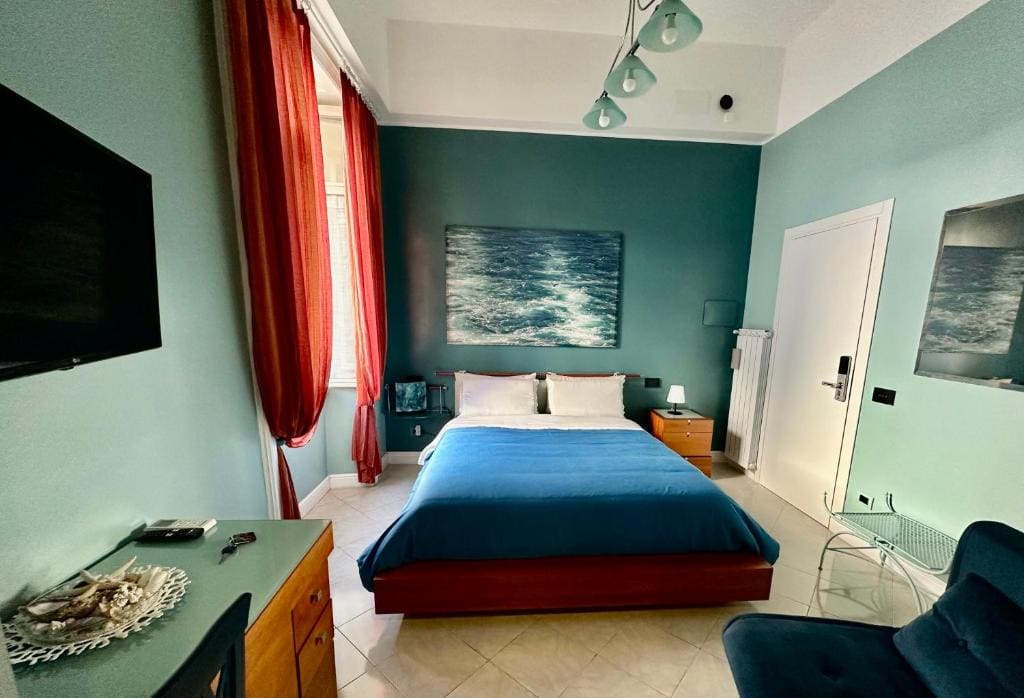 Deluxe King Room room - Image 3