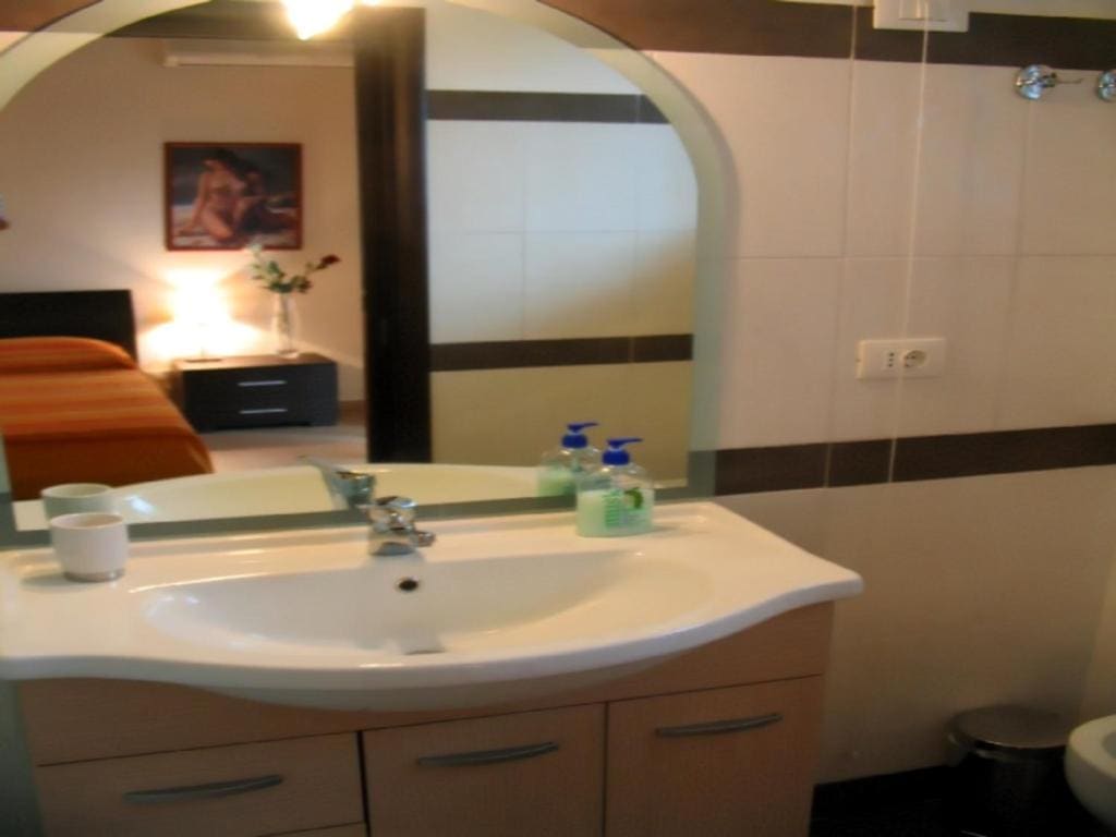 Deluxe Double Room room - Image 3
