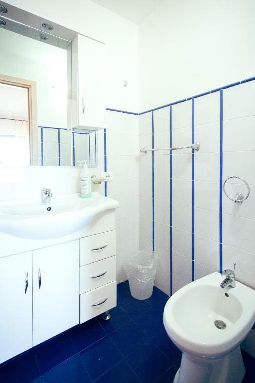 Triple Room with Sea View room - Image 3
