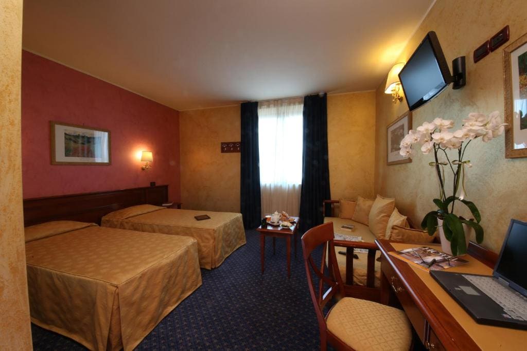 Deluxe Double Room room - Image 3