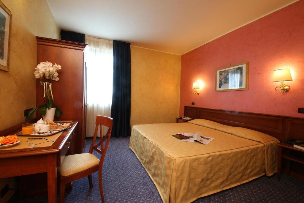 Deluxe Double Room room - Image 1