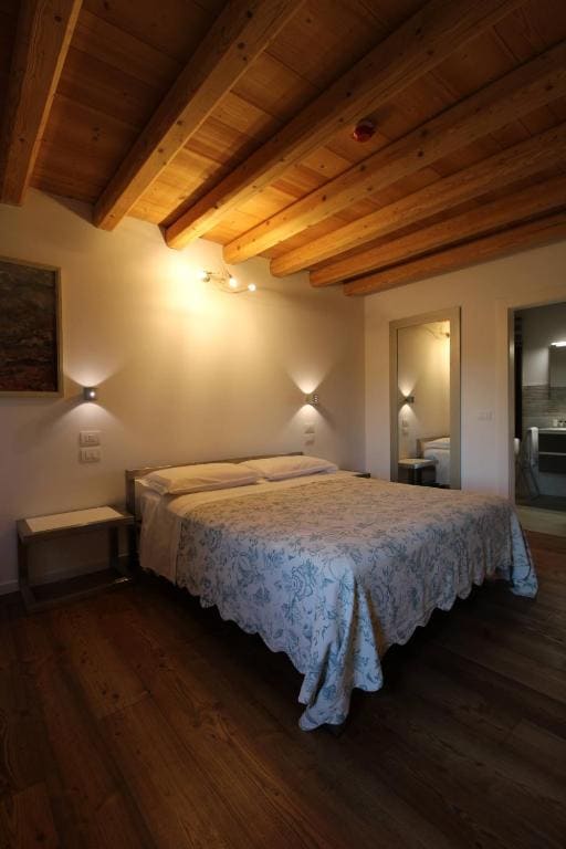 Deluxe Double Room room - Image 3