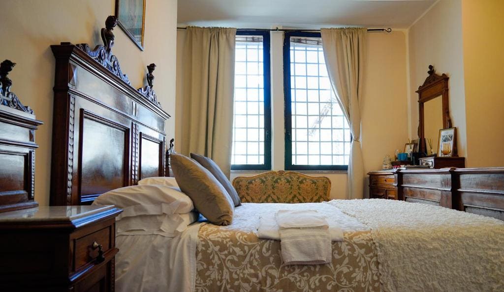 Large Double Room room - Image 3